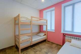 Отель Comfort Hotel & Hostel Запорожье Спальное место на двухъярусной кровати в общем номере для женщин-1